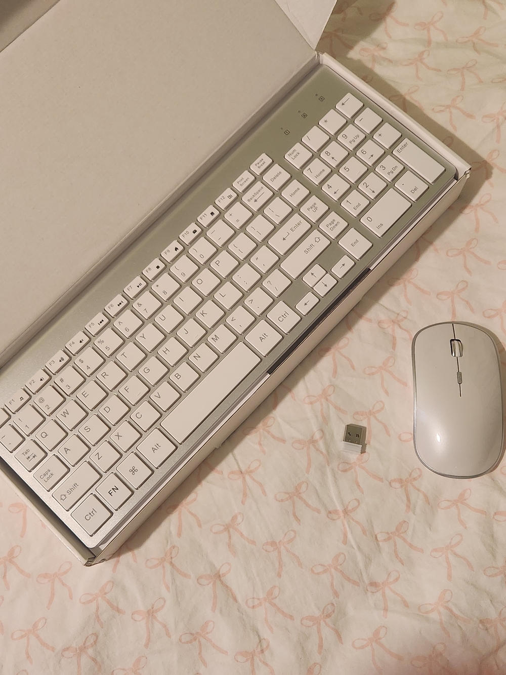Wireless White Keyboard and Mouse Set - Slim Home Office Combo